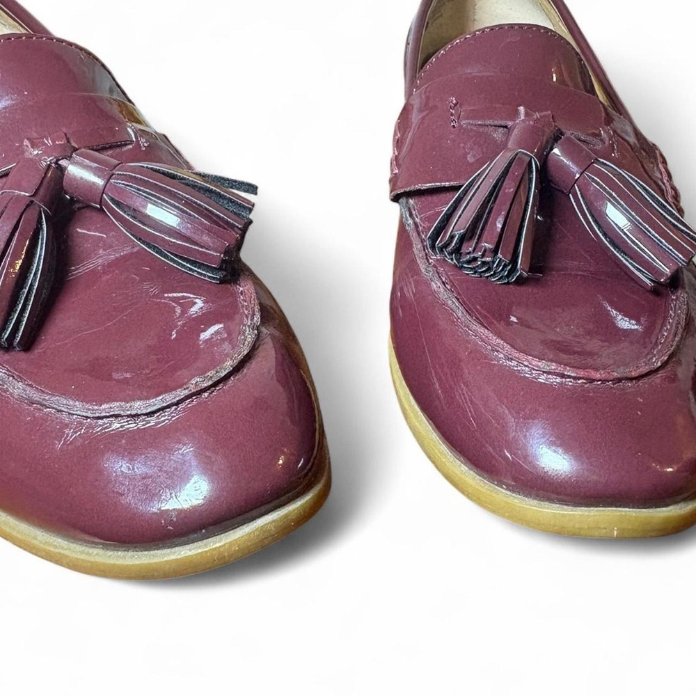 G.H. Bass & Co. Vintage Noelle Patent Leather Burgundy Tassel Loafers - Picture 3 of 7